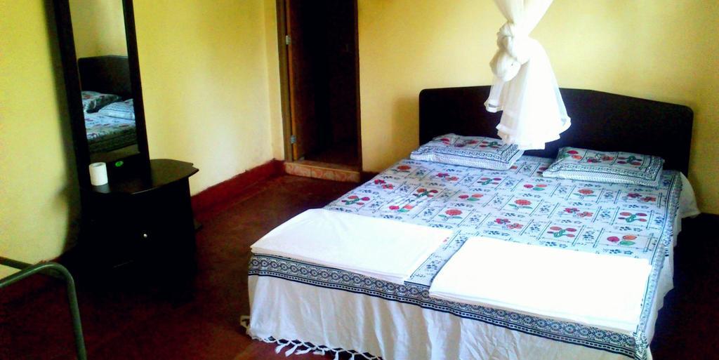 Haniffas Holiday Inn Kandy Phòng bức ảnh
