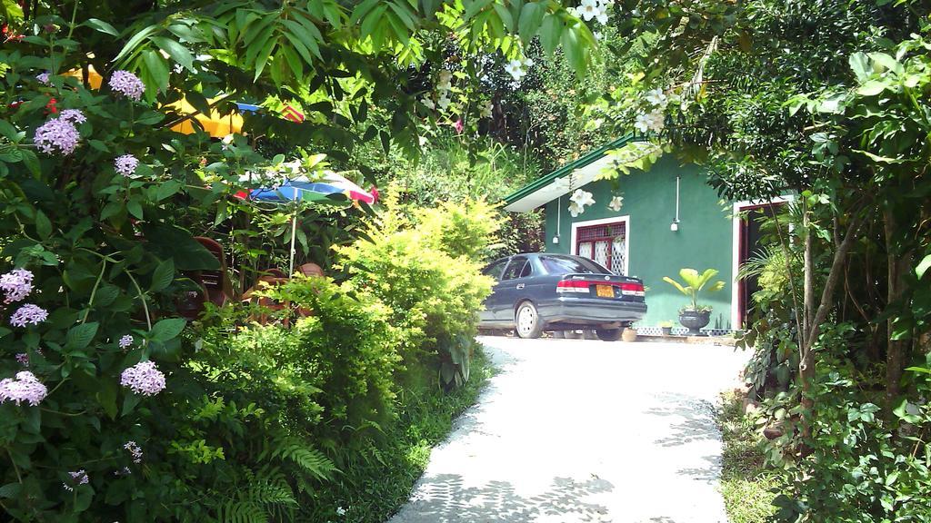 Haniffas Holiday Inn Kandy Ngoại thất bức ảnh
